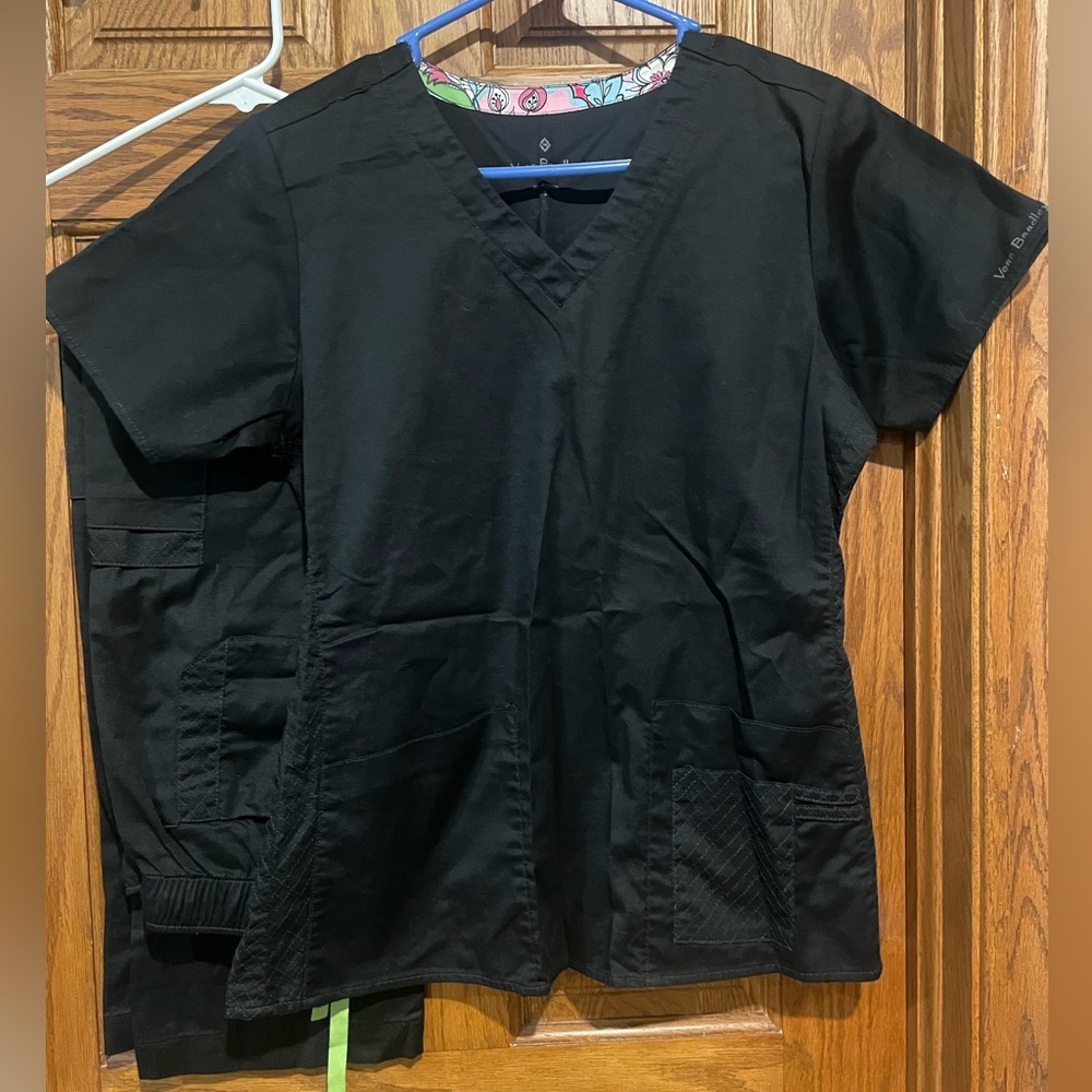 Vera Bradley black scrub set XS x-small